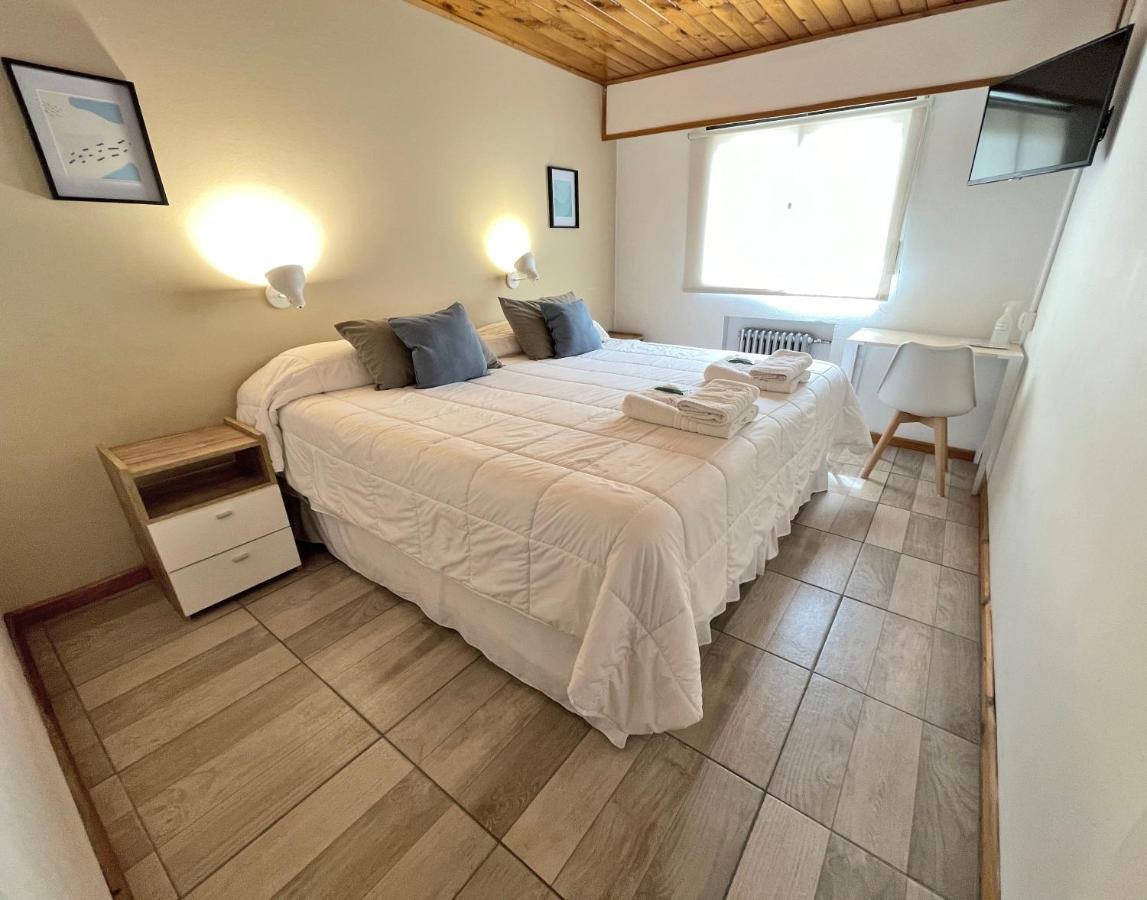Latitud Cuarenta Inn *